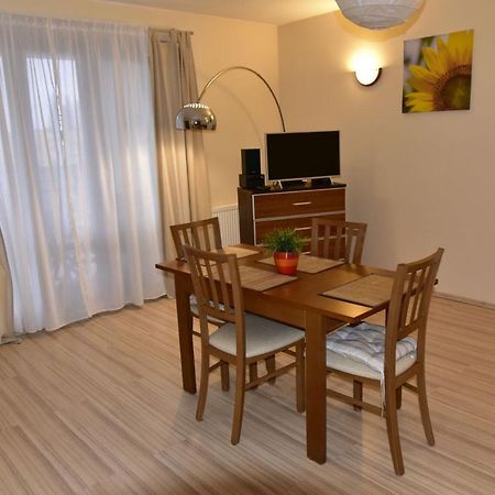 Apartament Sloneczny Brzeg ミエンジズドロイェ エクステリア 写真
