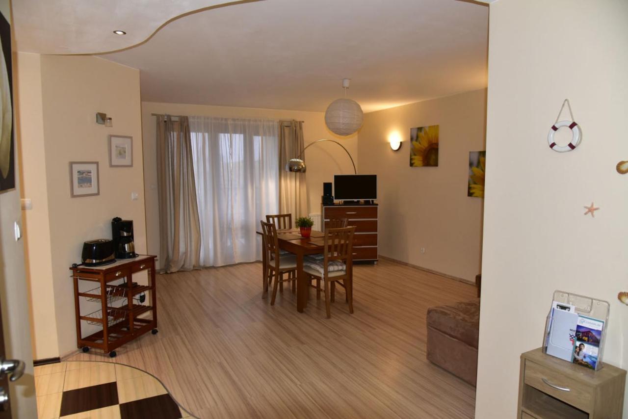 Apartament Sloneczny Brzeg ミエンジズドロイェ エクステリア 写真