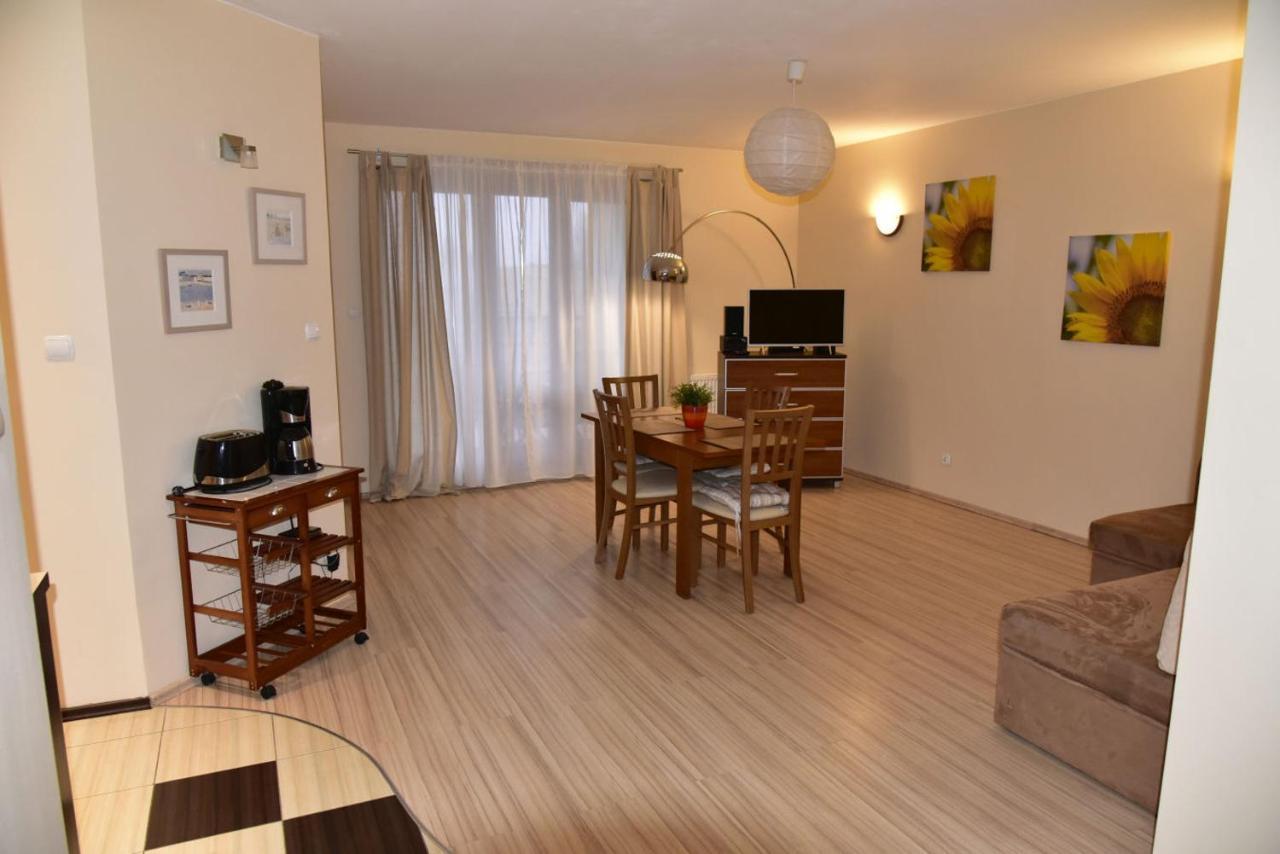 Apartament Sloneczny Brzeg ミエンジズドロイェ エクステリア 写真