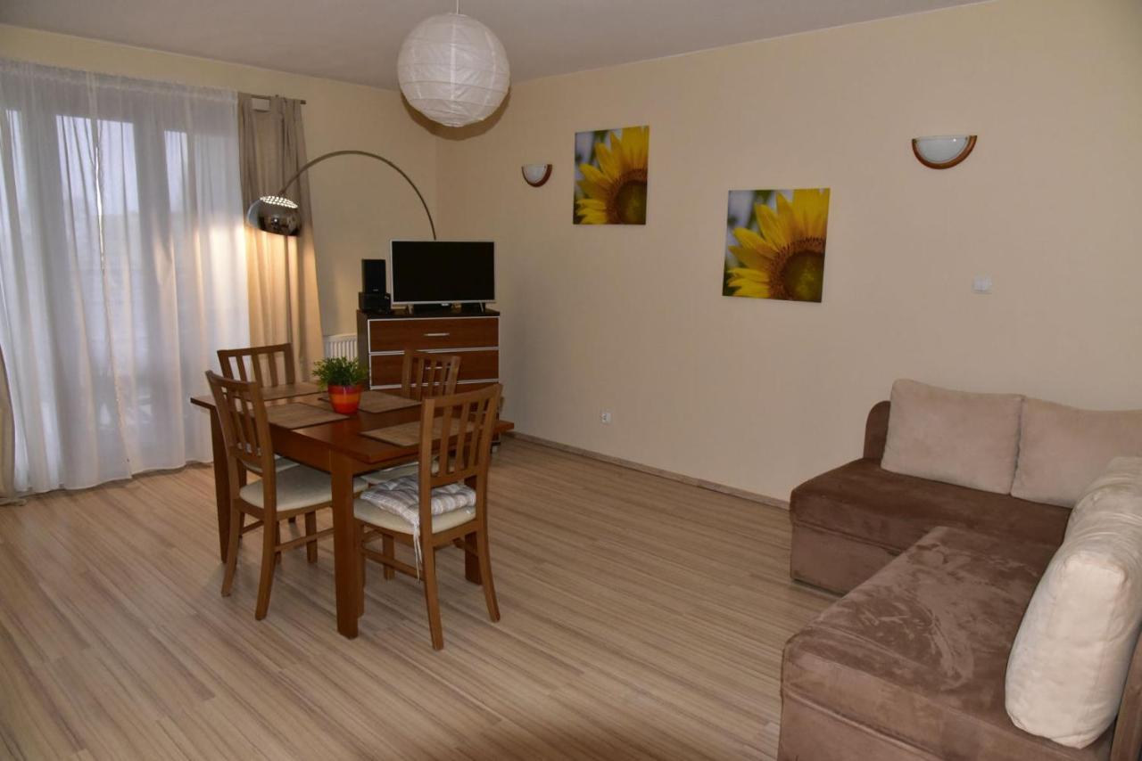 Apartament Sloneczny Brzeg ミエンジズドロイェ エクステリア 写真