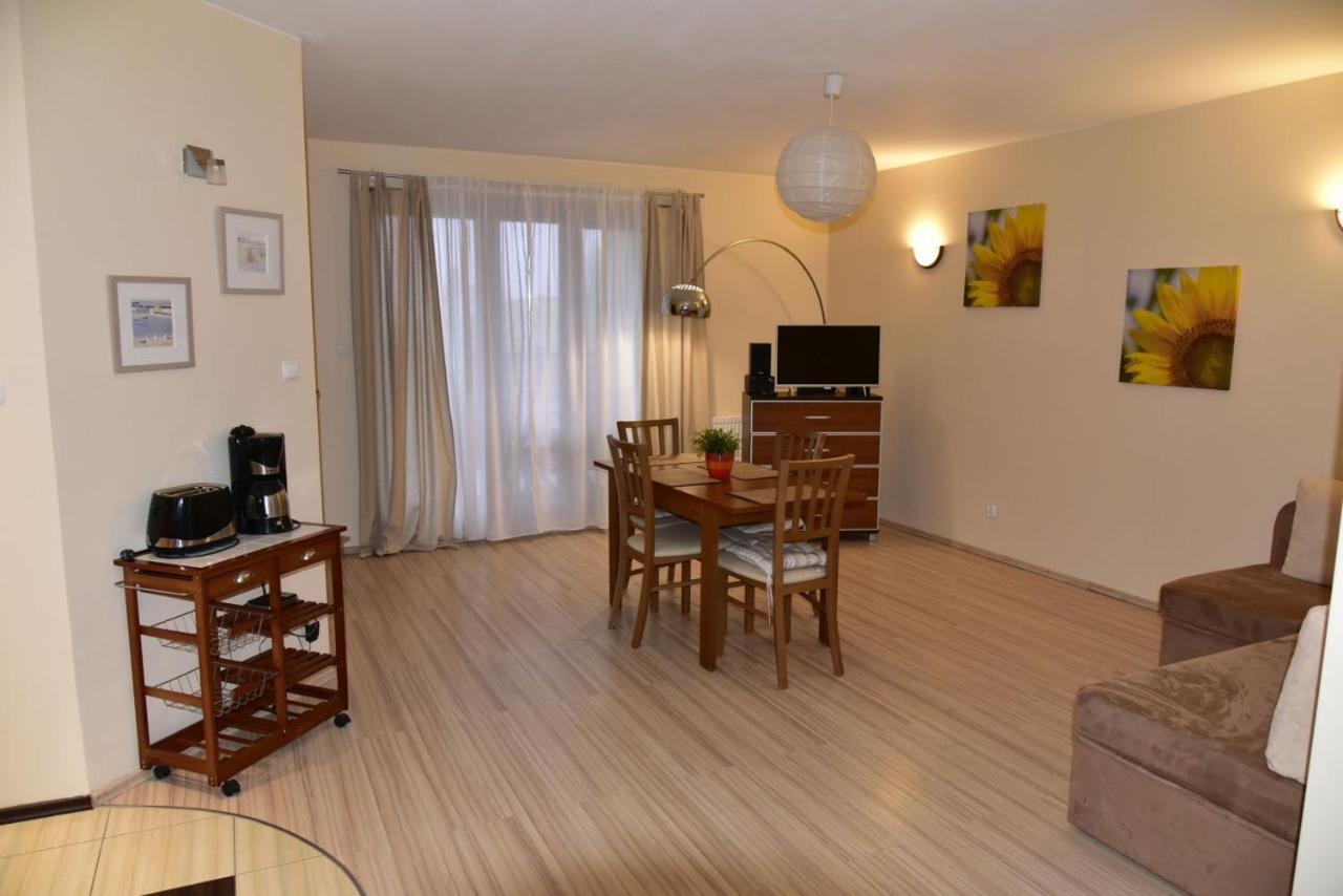 Apartament Sloneczny Brzeg ミエンジズドロイェ エクステリア 写真