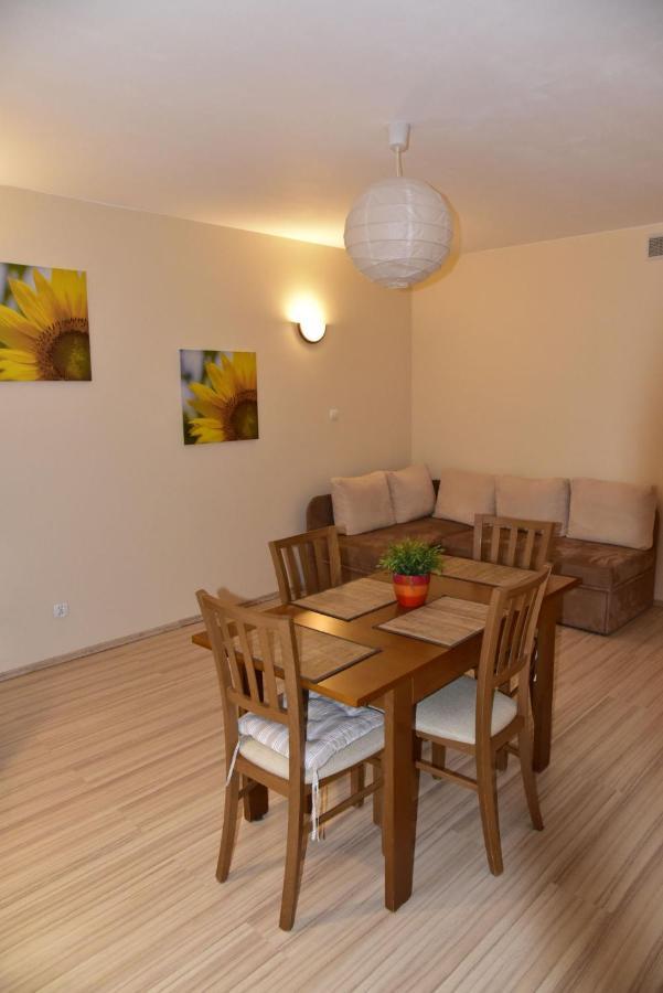 Apartament Sloneczny Brzeg ミエンジズドロイェ エクステリア 写真