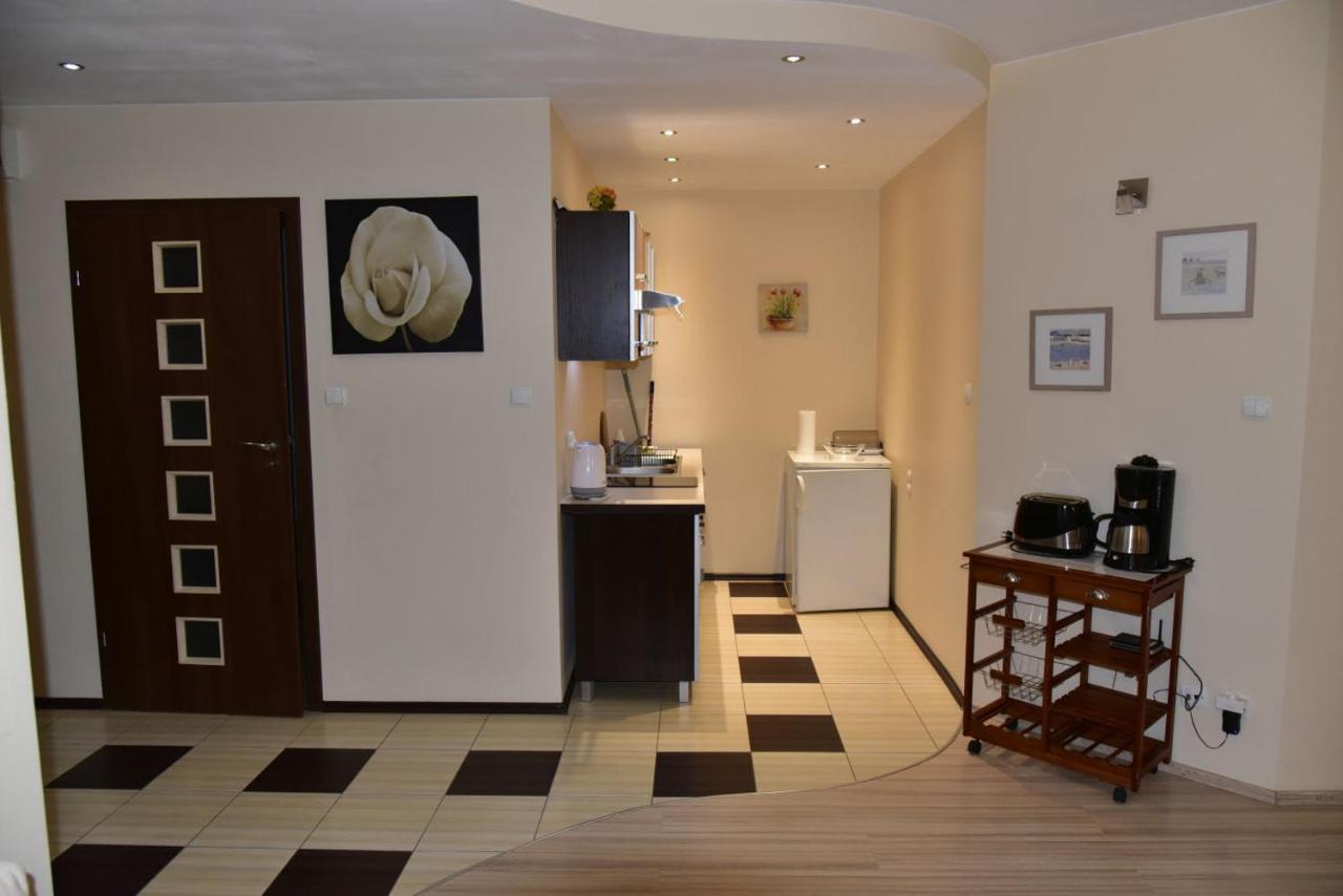 Apartament Sloneczny Brzeg ミエンジズドロイェ エクステリア 写真