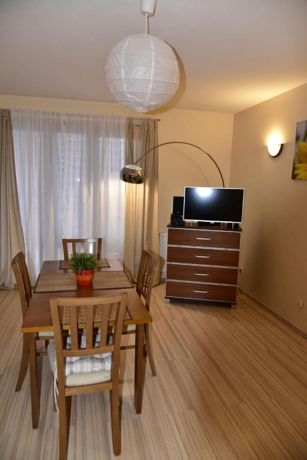 Apartament Sloneczny Brzeg ミエンジズドロイェ エクステリア 写真