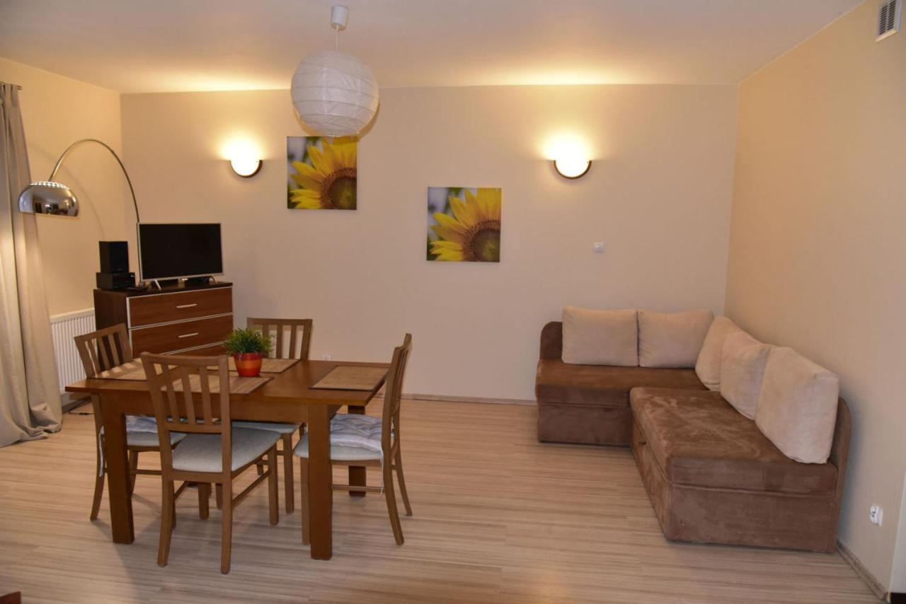 Apartament Sloneczny Brzeg ミエンジズドロイェ エクステリア 写真