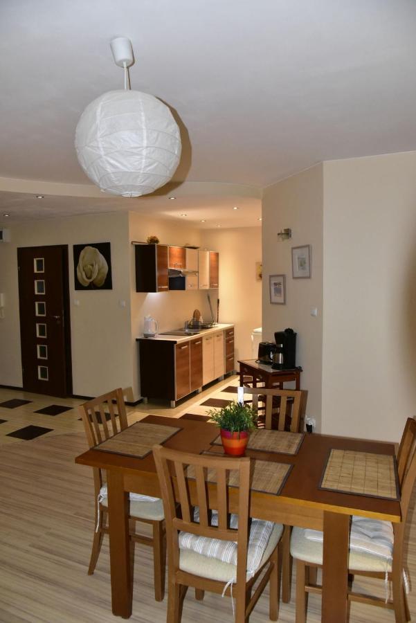 Apartament Sloneczny Brzeg ミエンジズドロイェ エクステリア 写真